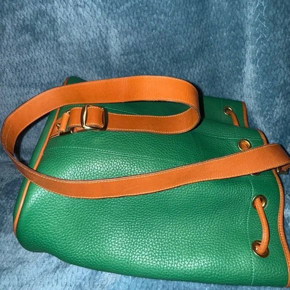 Dooney and Bourke large sling in Kelly Green - Picture 7 of 15